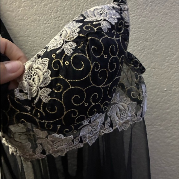 Victoria's Secret Black and White Lace Chemise Nightgown 34B - Picture 6 of 14